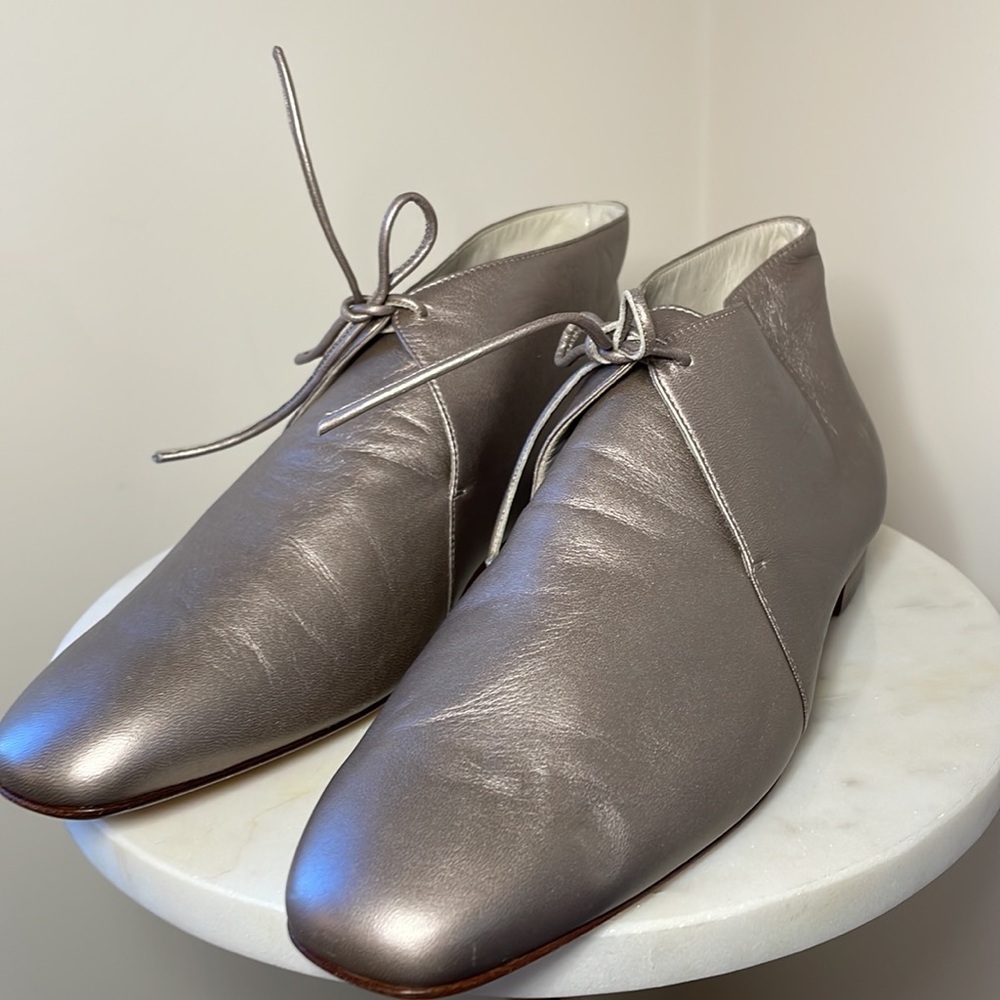 PITTI leather made in Italy metallic silver bootie tie size unknown maybe a 6